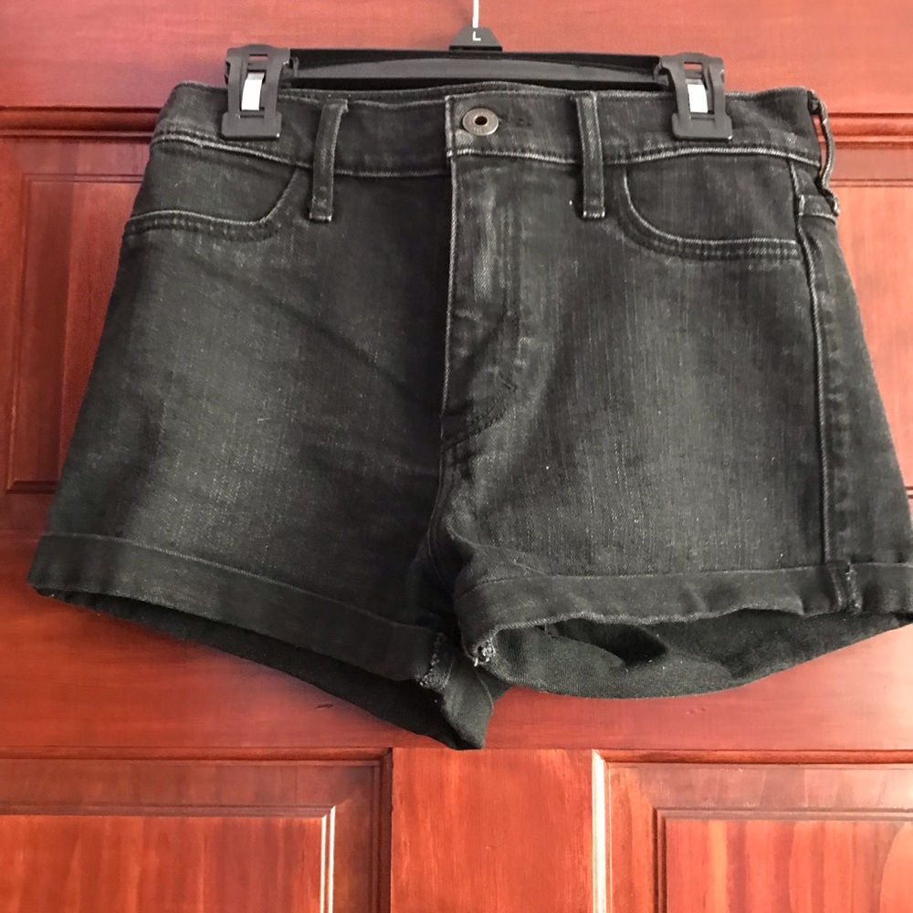 Black high wasted short!